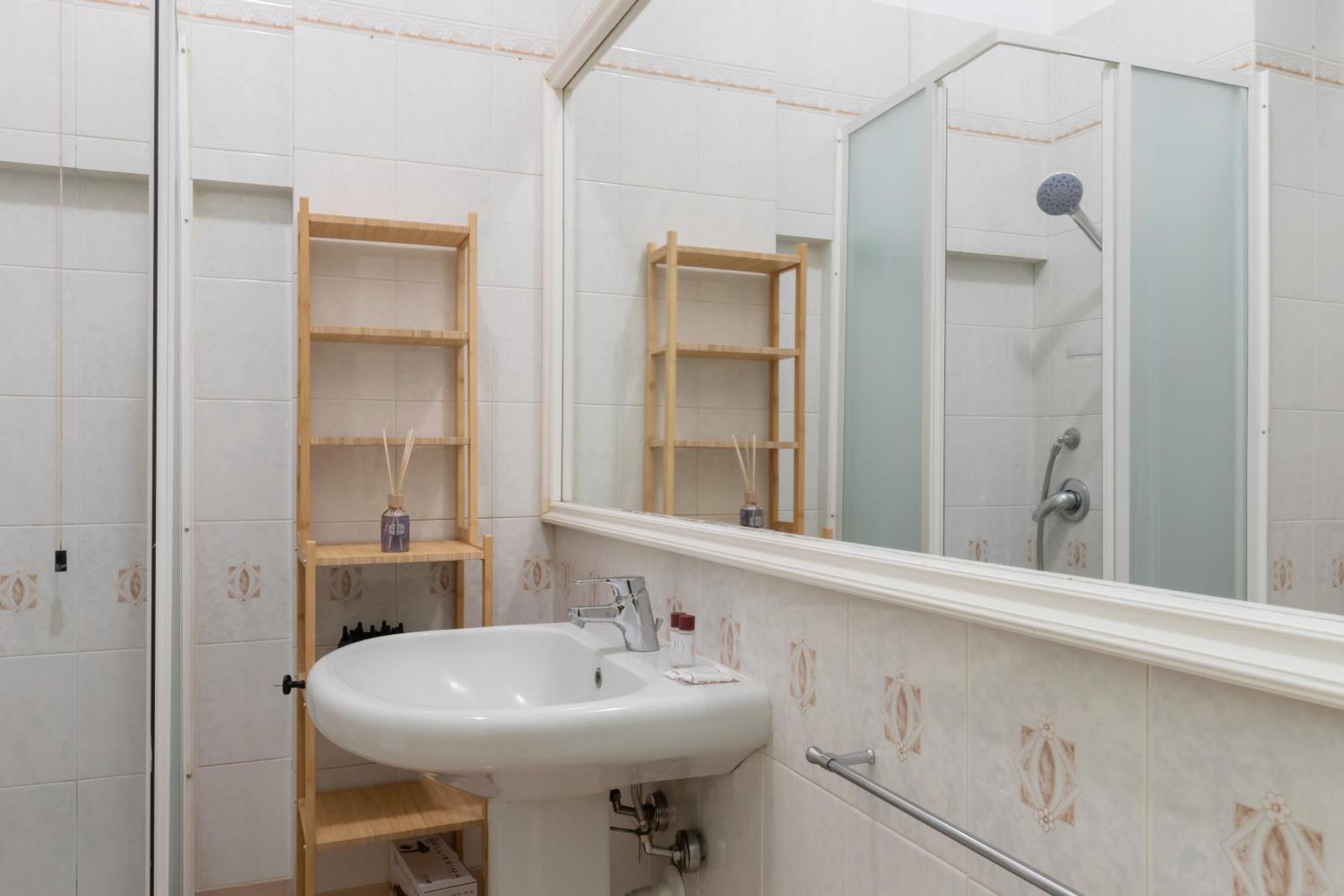 Appartamento Sanzio City Escape - 15Min From Duomo Milano Esterno foto